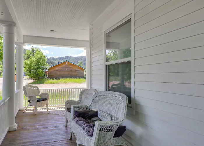 Home Near Downtown And Spearfish Canyon!