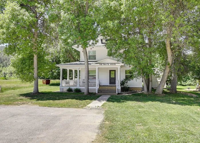 Home Near Downtown And Spearfish Canyon!